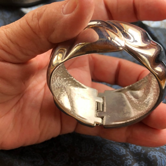 Silver tone clamper bracelet, vintage - Picture 5 of 6